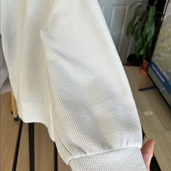 Flawed Madewell Cartigan. Size Large. Flaw is pilling. See all pics. - Picture 6 of 9